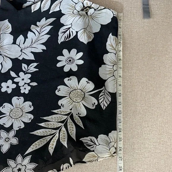 Torrid Black and Cream Floral Camisole - Picture 7 of 7
